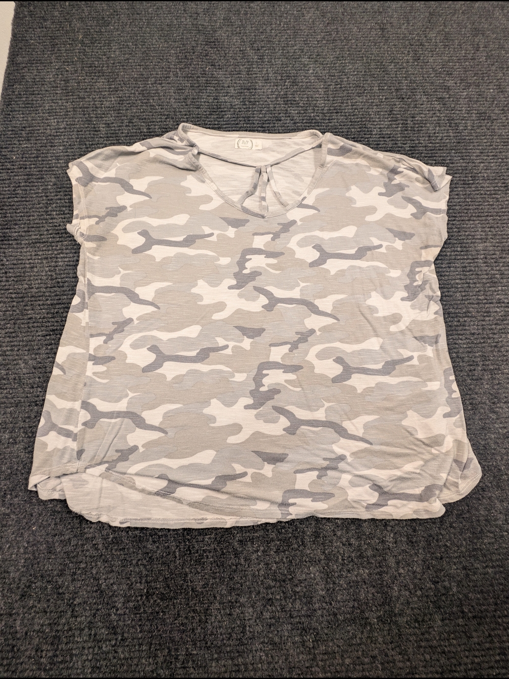 Maurices Gray & White Camo Short Sleeve V-Neck Top